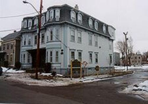 chestnut square lowell